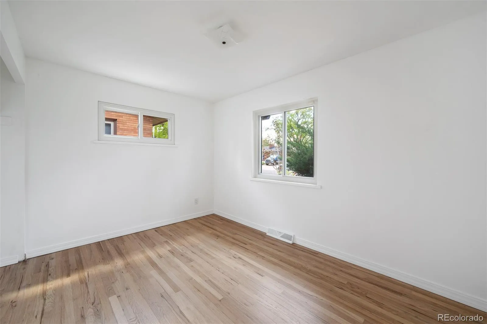 1630 S Forest Street Denver CO 80222 MLS #REC4249391 05102026142040 1600 22