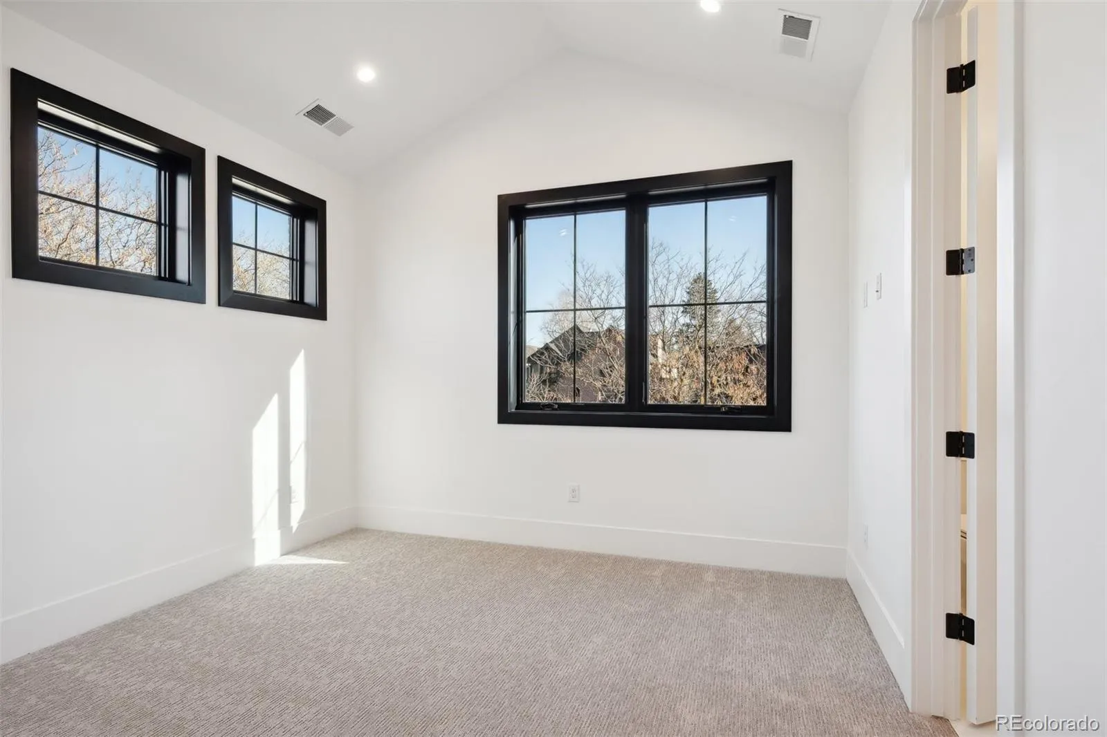 04102026130221 1600 25