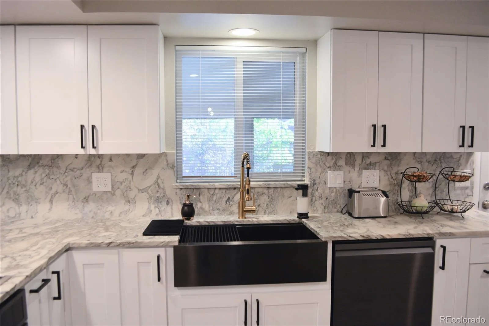 179 Del Mar Circle Aurora CO 80011 | MLS #REC4252205 10092026073455 1600 4