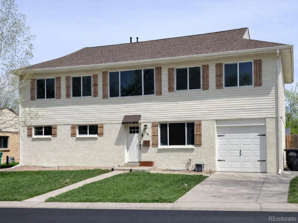 724 S Flamingo Court Denver CO 80246 MLS #REC4256383 04142026140526 1200 24