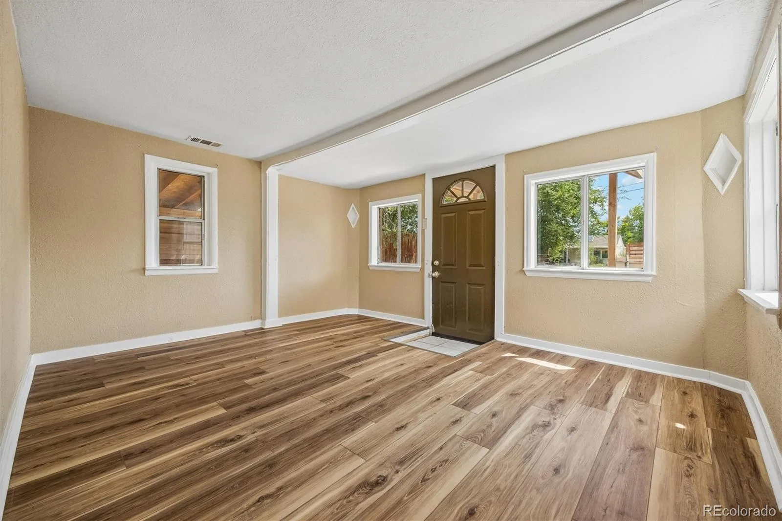 937 S Vrain Street Denver CO 80219 | MLS #REC4256454 07242026212758 1600 3