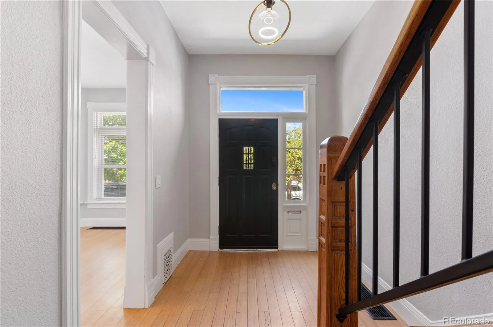 2952 Champa Street Denver CO 80205 MLS #REC4257098 05092026030315 1600 10