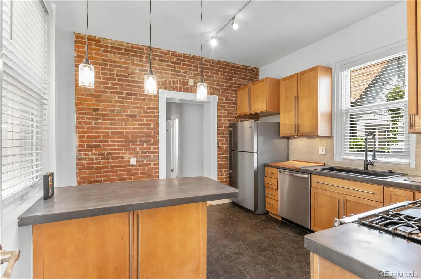 2952 Champa Street Denver CO 80205 MLS #REC4257098 05092026030315 1600 13