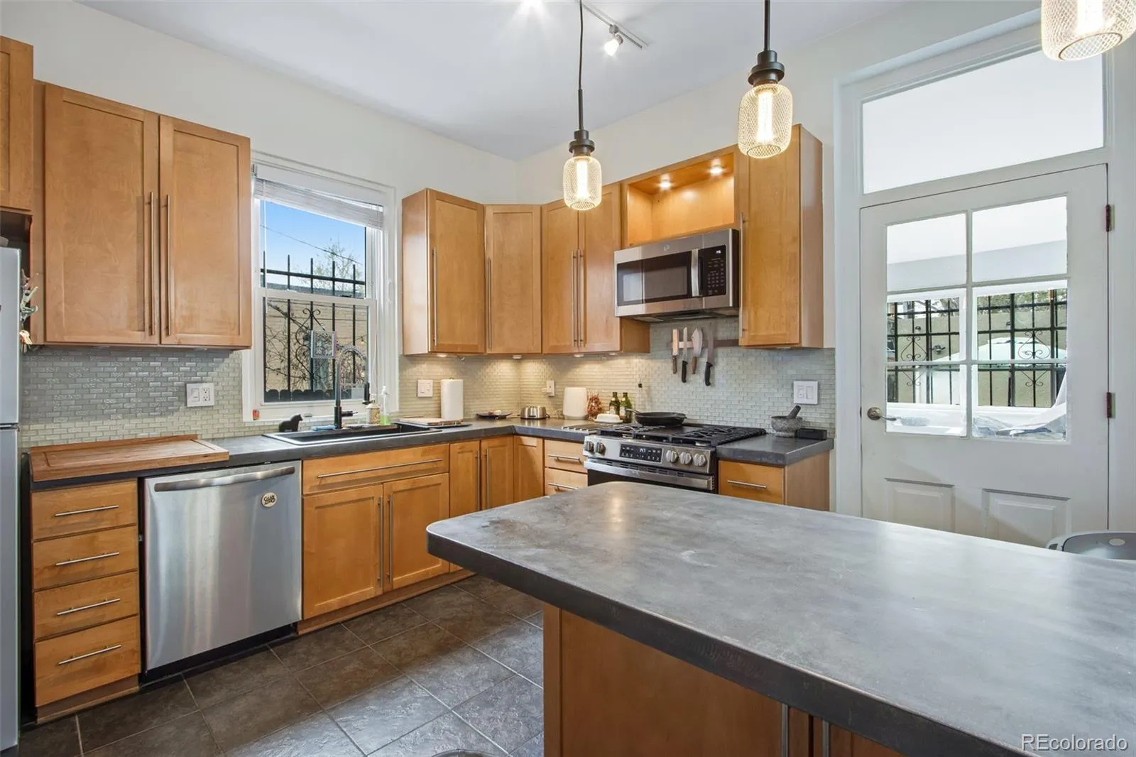 2952 Champa Street Denver CO 80205 MLS #REC4257098 05092026030315 1600 14