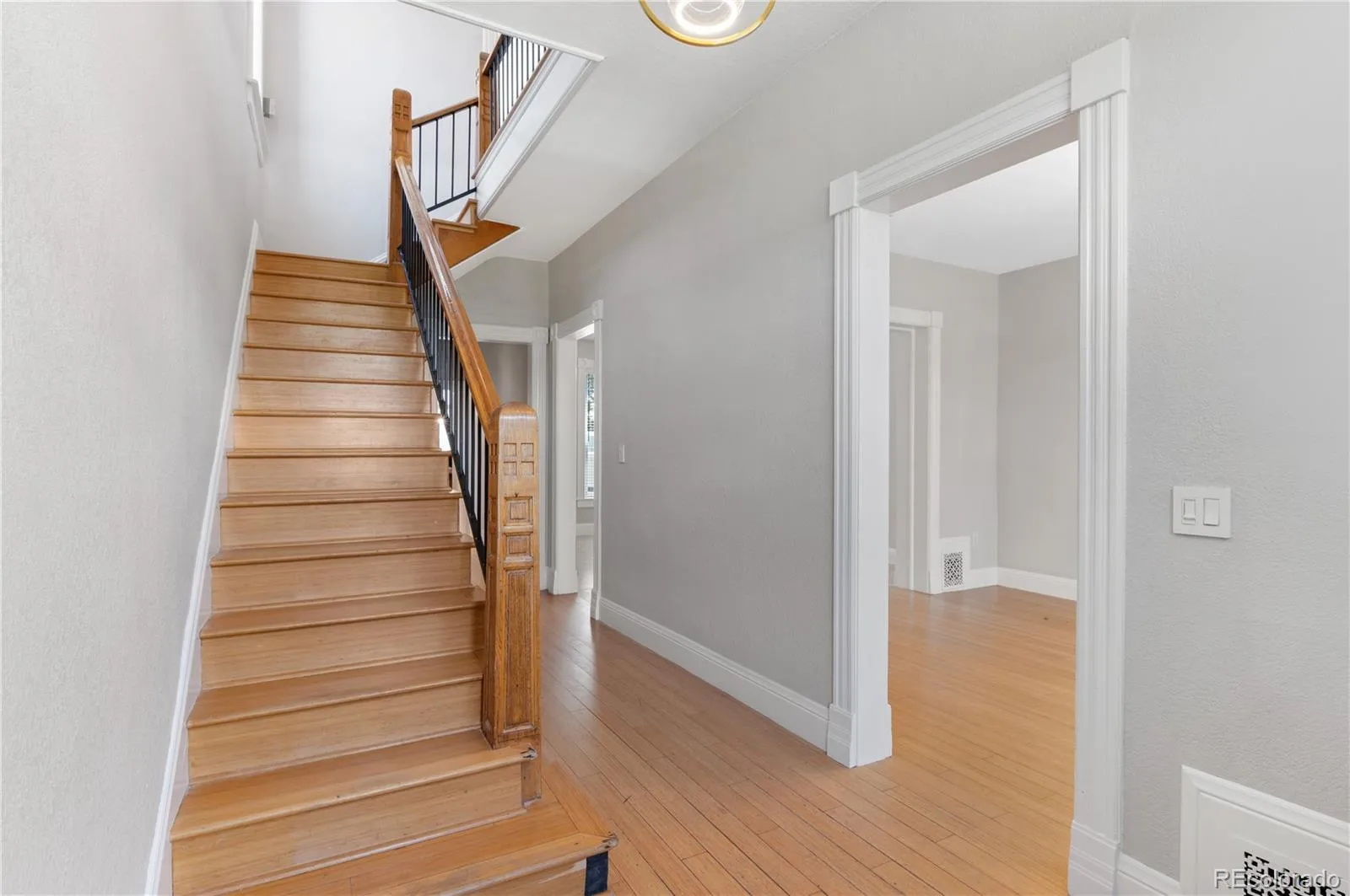 2952 Champa Street Denver CO 80205 MLS #REC4257098 05092026030315 1600 24