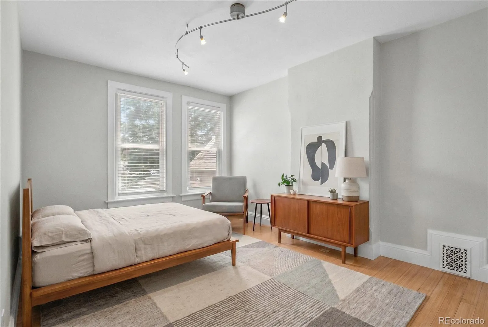 2952 Champa Street Denver CO 80205 MLS #REC4257098 05092026030315 1600 37