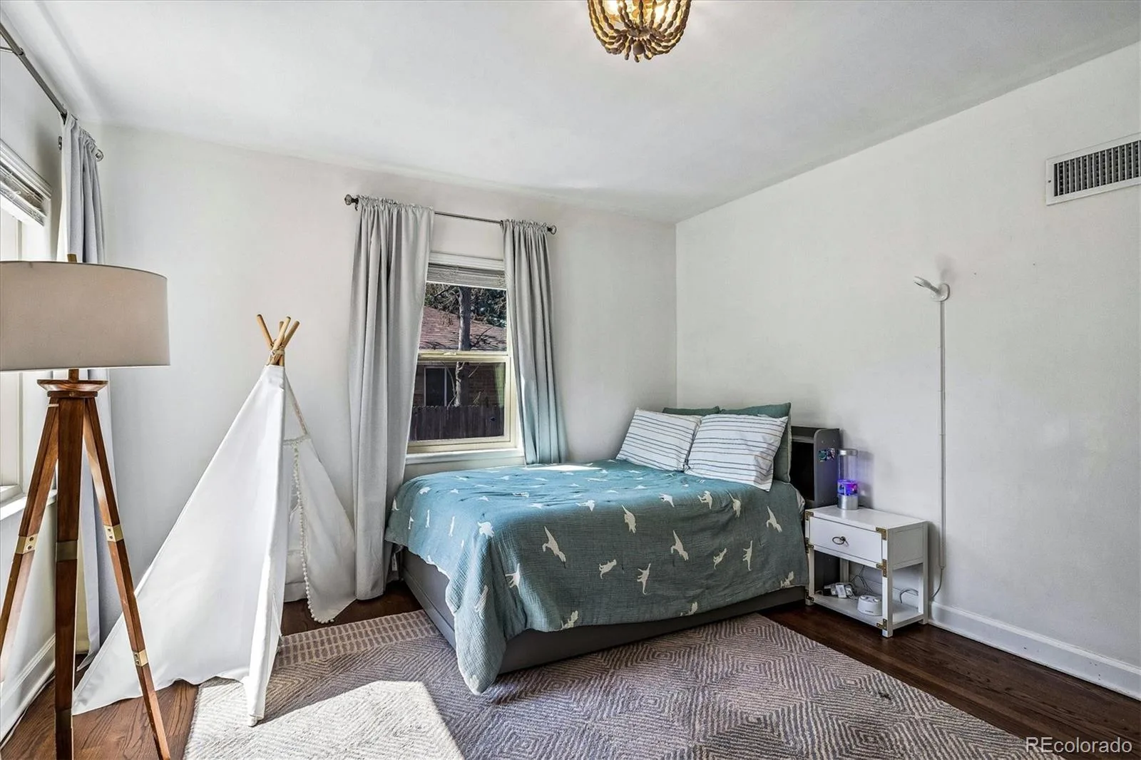 1585 Krameria Street Denver CO 80220 MLS #REC4262637 06092026203641 1600 18