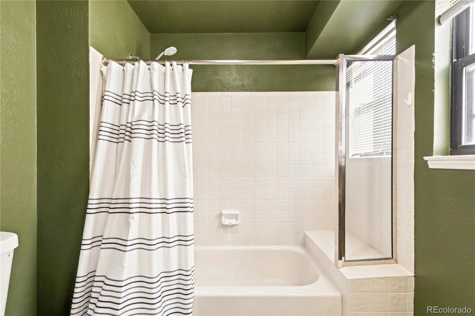 5026 S Evanston Street Aurora CO 80015 | MLS #REC4263617 07232026171442 1600 23
