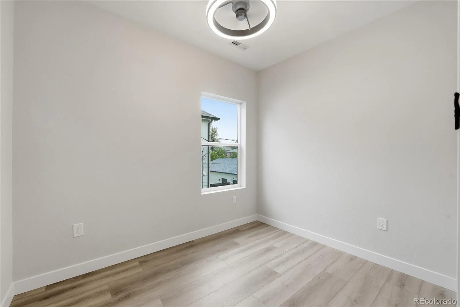 369 S Dale Court Denver CO 80219 MLS #REC4266784 05212026132106 1600 22