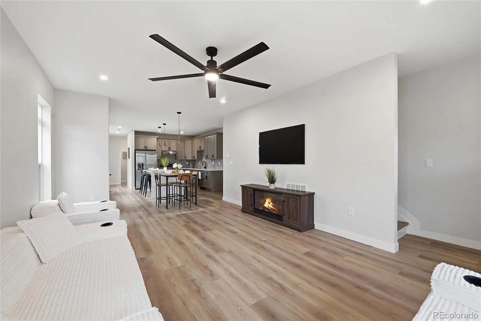 369 S Dale Court Denver CO 80219 MLS #REC4266784 05212026132106 1600 5