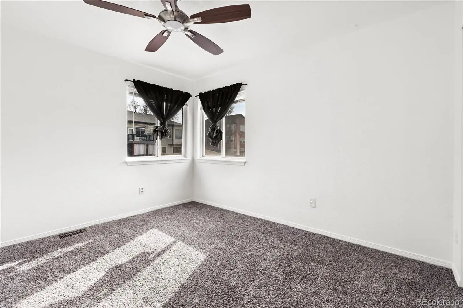 02162026220038 1600 18