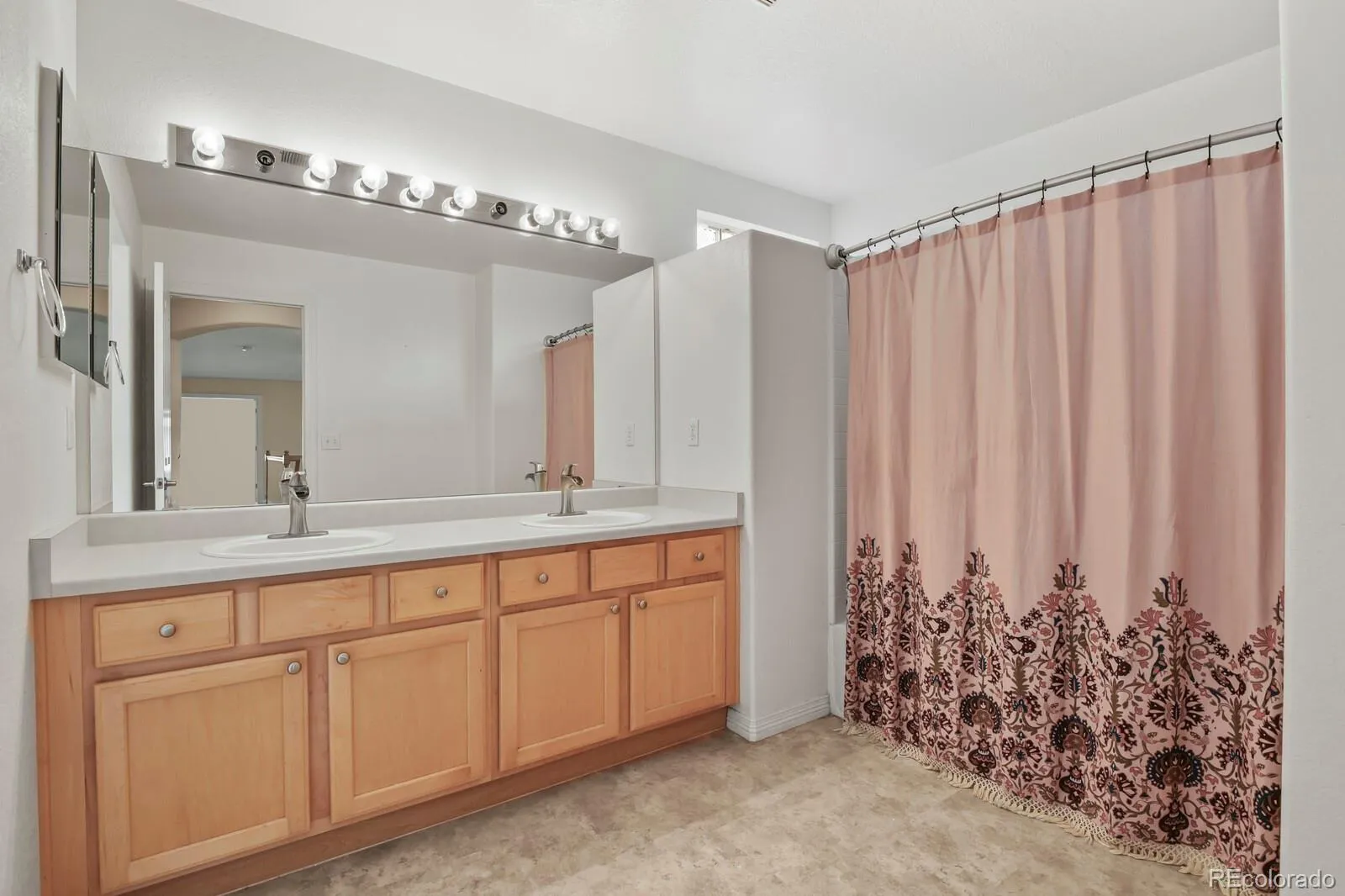10081 Charissglen Lane Highlands Ranch CO 80126 MLS #REC4268597 05022026162001 1600 23