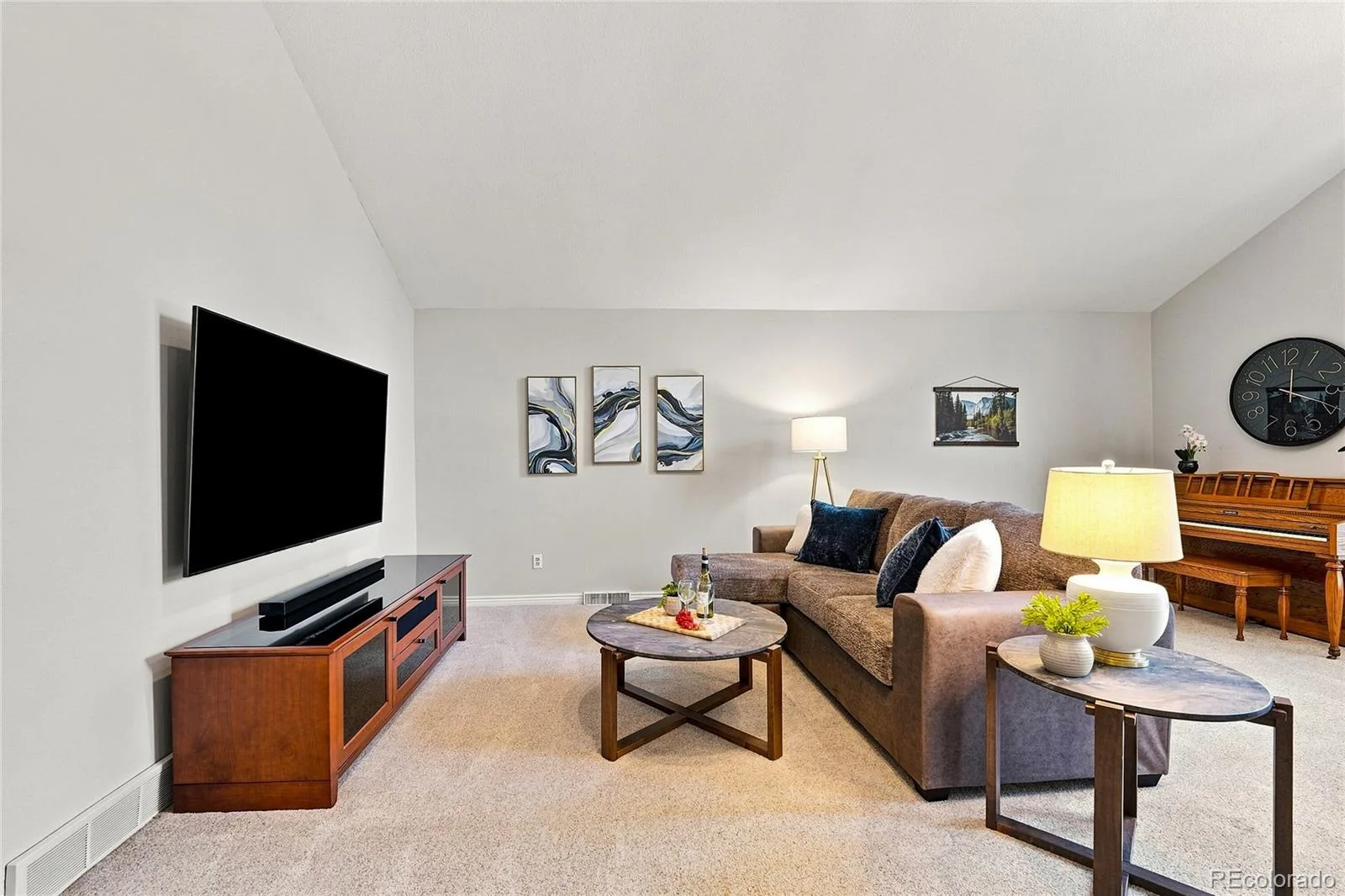 7235 S Jackson Court Centennial CO 80122 | MLS #REC4268662 09232026064735 1600 15