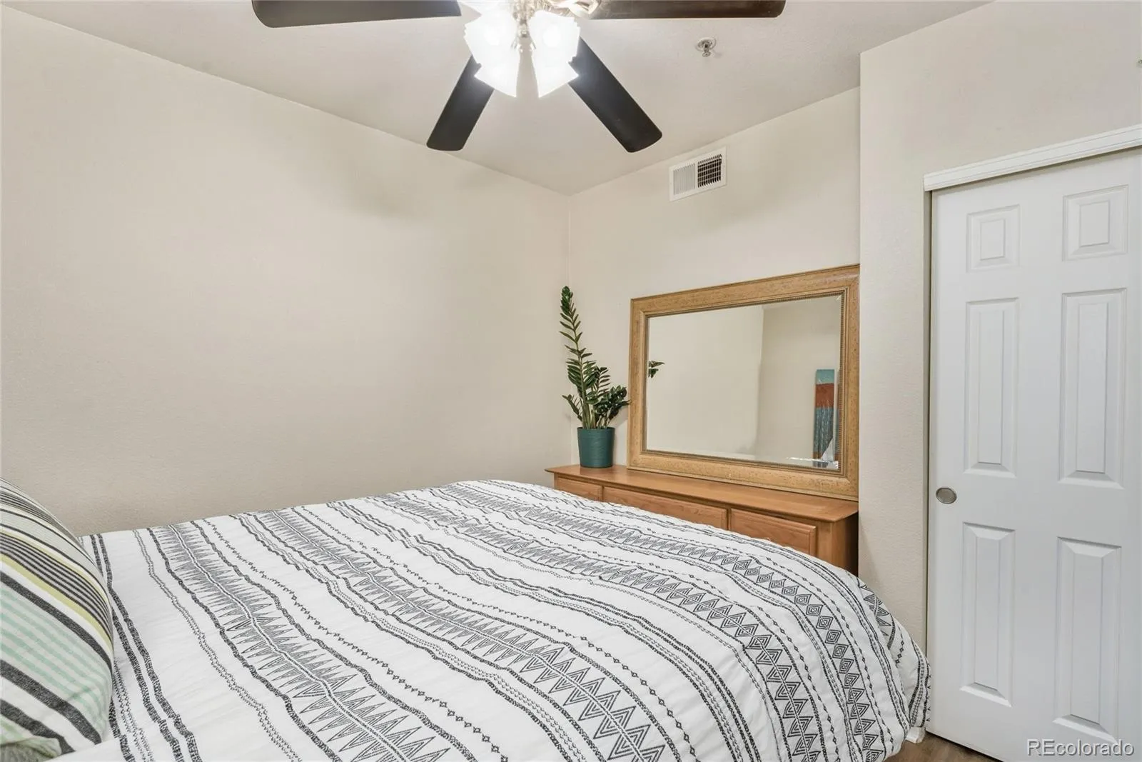 1623 Saint Paul Street #402 Denver CO 80206 MLS #REC4268873 05112026231350 1600 20