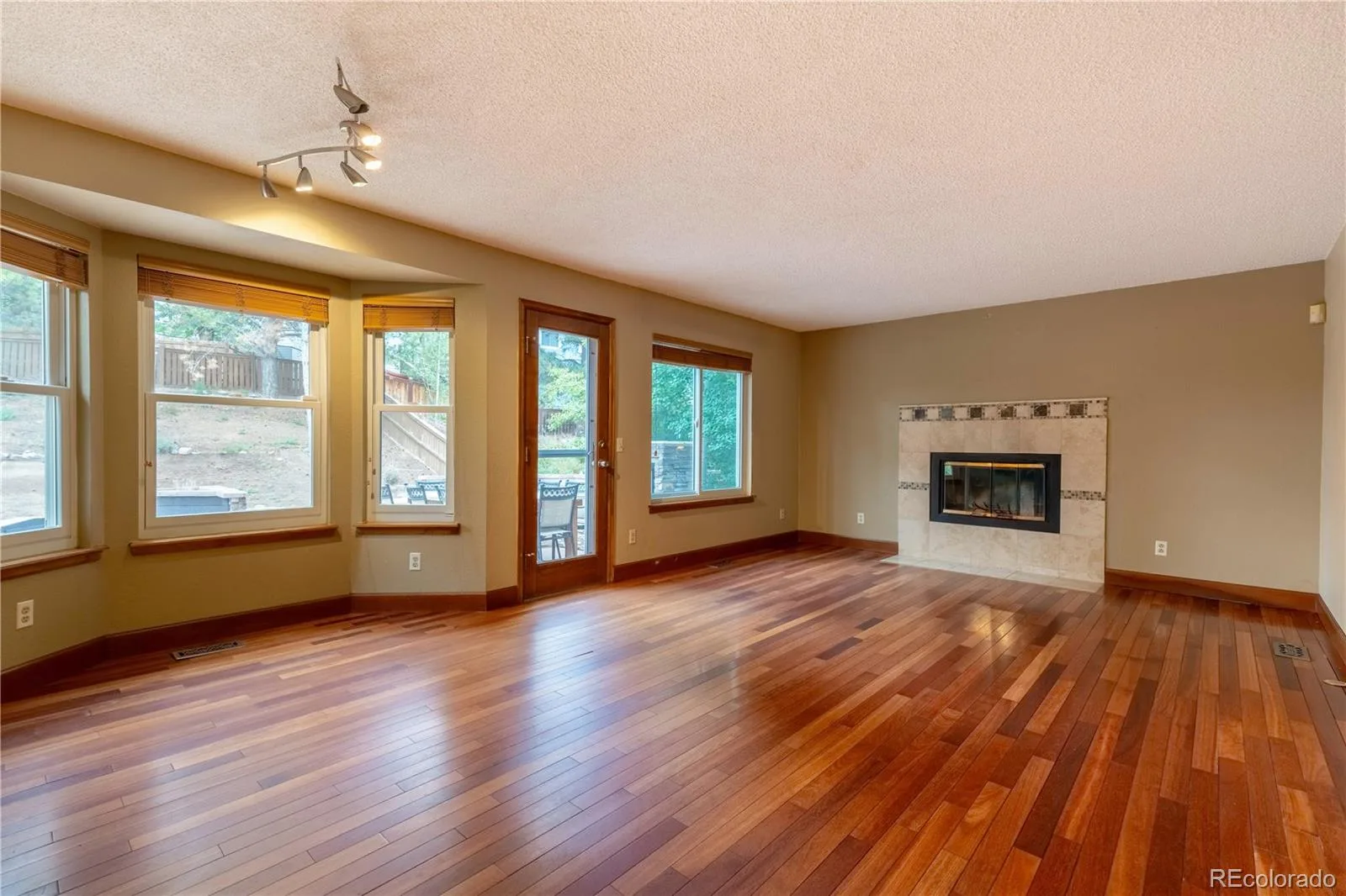 11 Jack Rabbit Place Littleton CO 80126 | MLS #REC4269282 08212026161043 1600 8