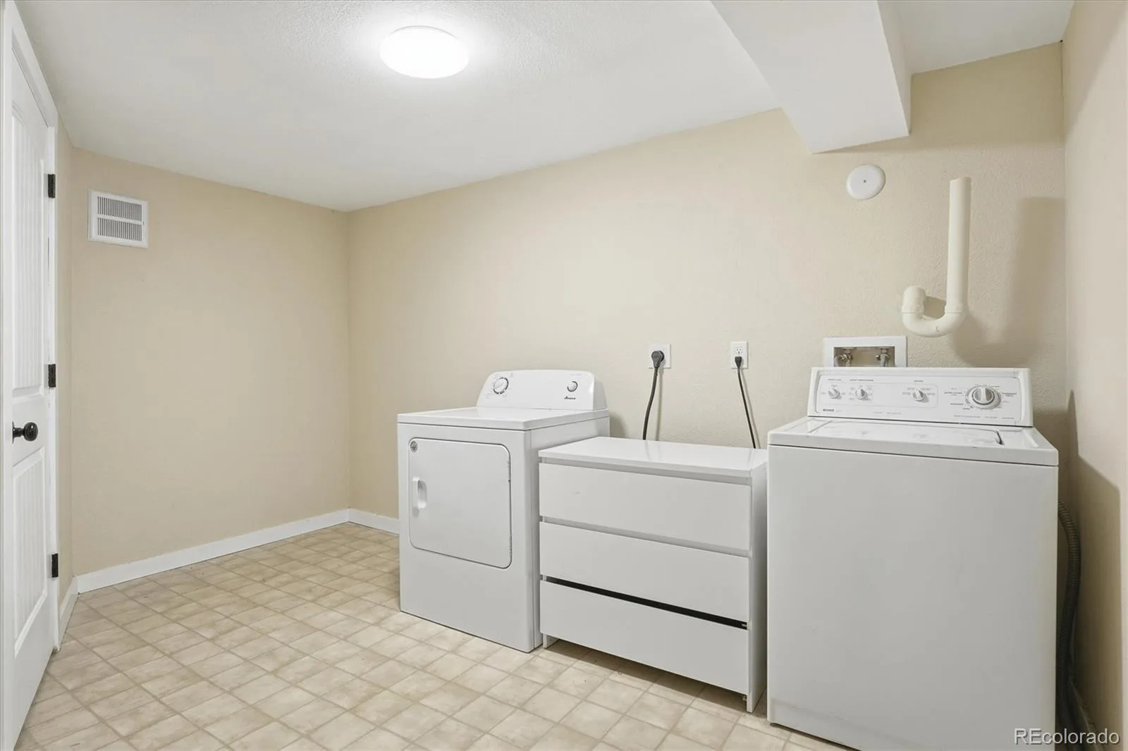 620 W 2nd Avenue Denver CO 80223 MLS #REC4269973 05312026195933 1600 32