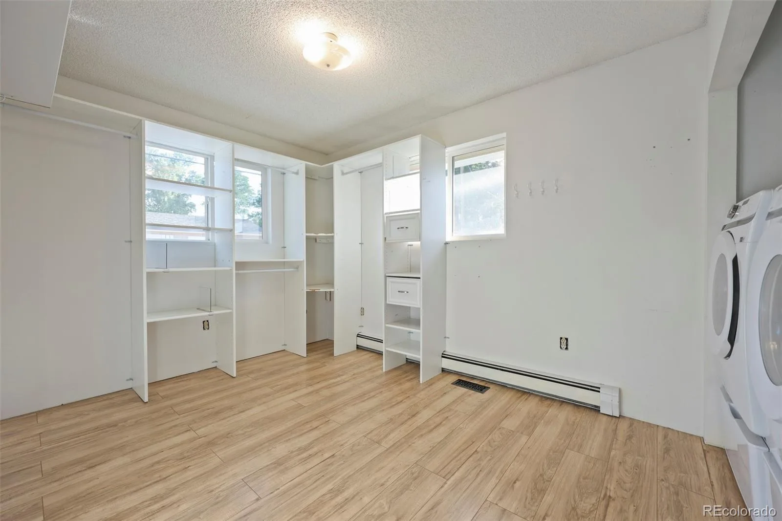 9275 W 8th Avenue Lakewood CO 80215 | MLS #REC4270410 08212026170645 1600 10
