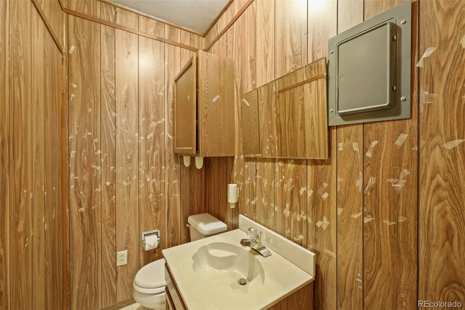 9275 W 8th Avenue Lakewood CO 80215 | MLS #REC4270410 08212026170645 1600 17
