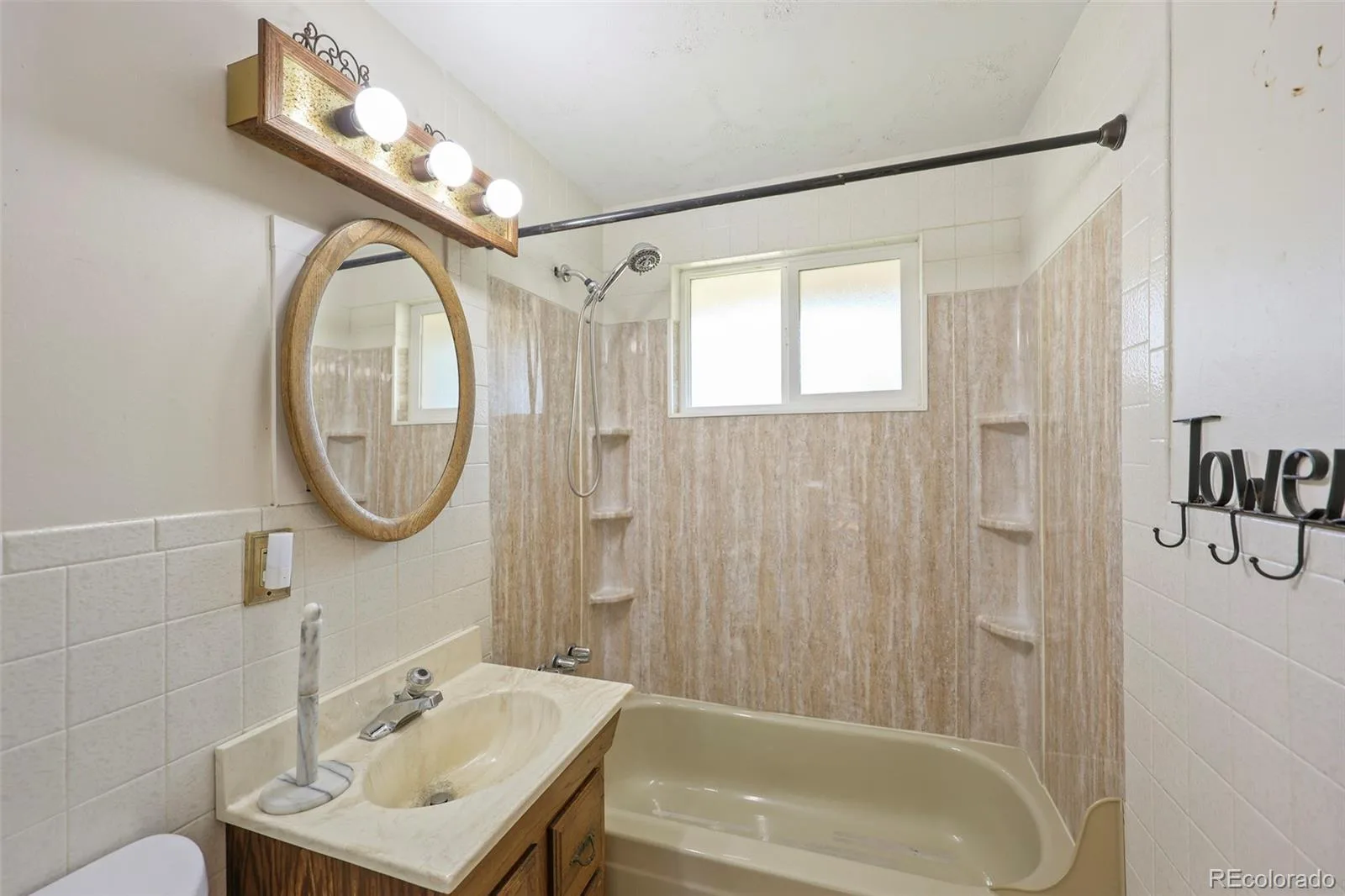 9275 W 8th Avenue Lakewood CO 80215 | MLS #REC4270410 08212026170645 1600 29