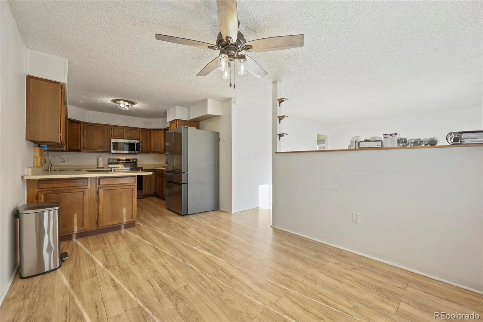 9275 W 8th Avenue Lakewood CO 80215 | MLS #REC4270410 08212026170645 1600 6