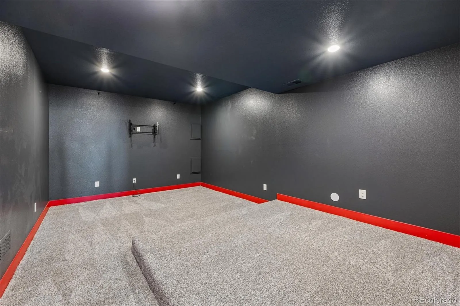 8551 Orchard Way Arvada CO 80007 MLS #REC4270849 06092026002734 1600 42