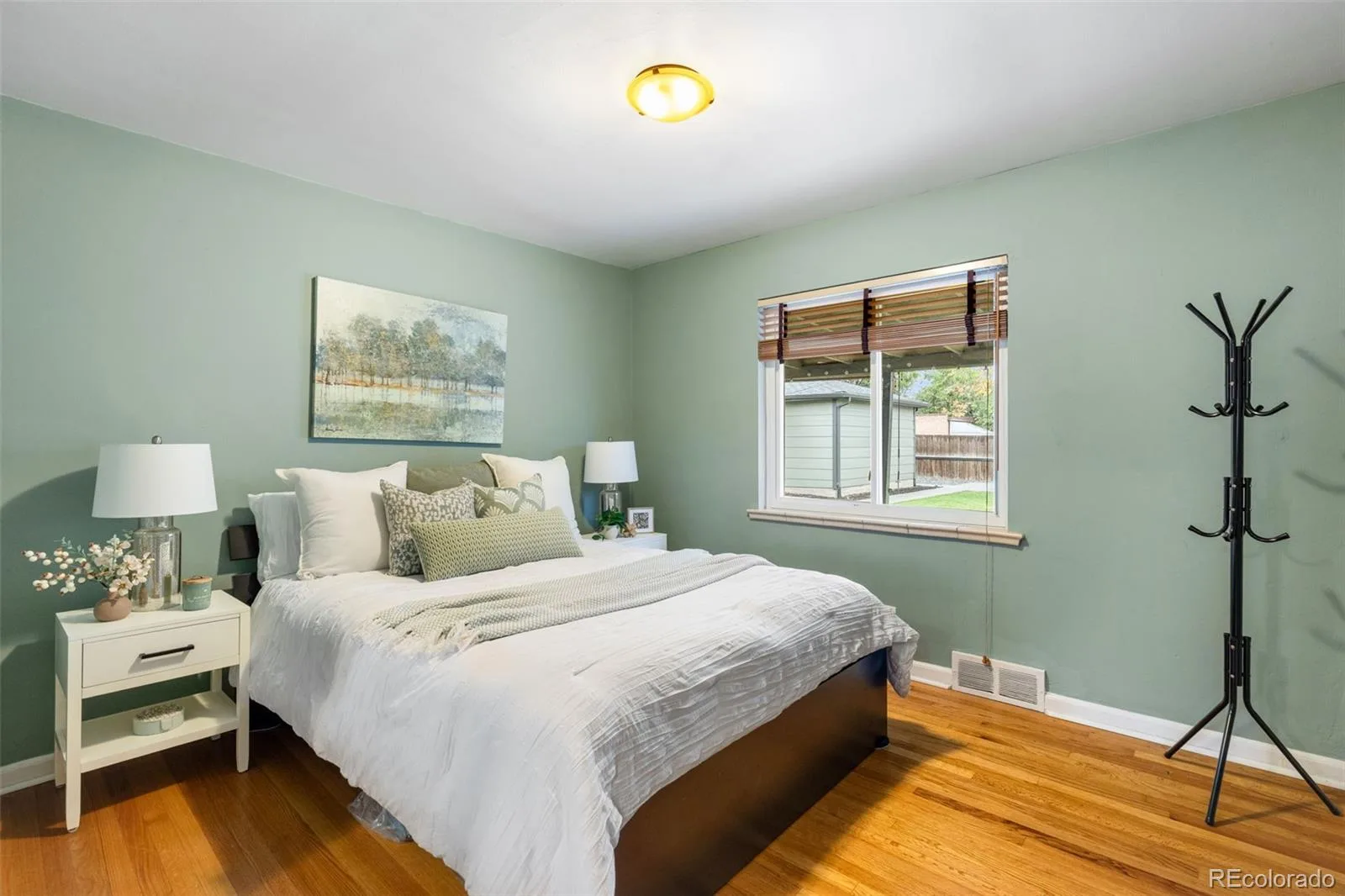 2101 Newport Street Denver CO 80207 | MLS #REC4274408 10162026231216 1600 18