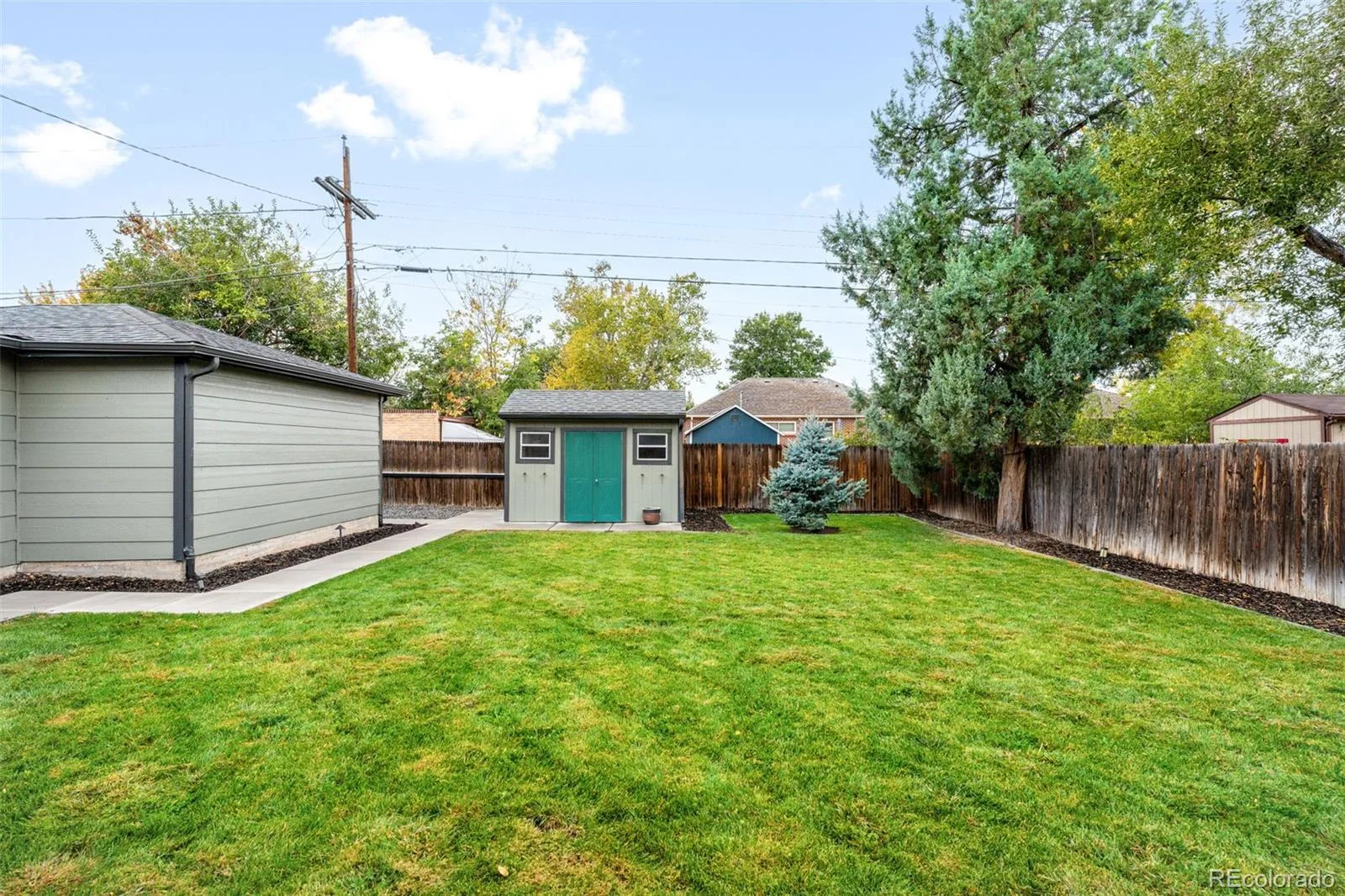 2101 Newport Street Denver CO 80207 | MLS #REC4274408 10162026231216 1600 30