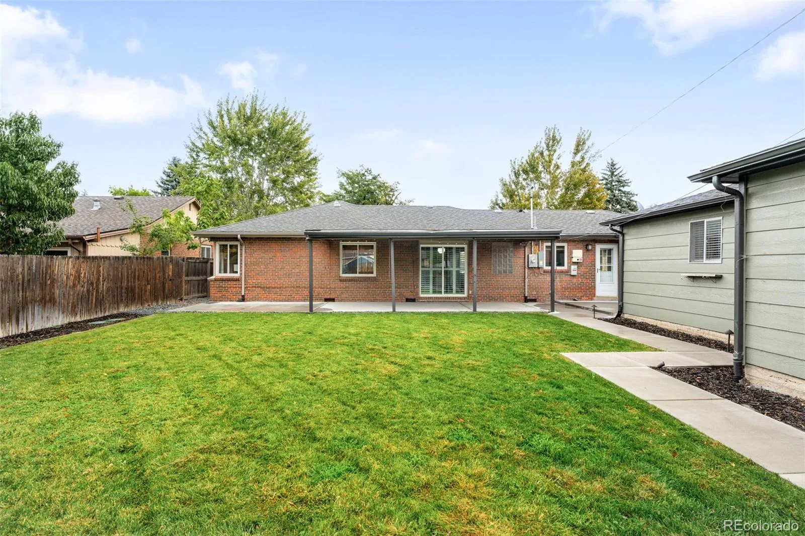 2101 Newport Street Denver CO 80207 | MLS #REC4274408 10162026231216 1600 31