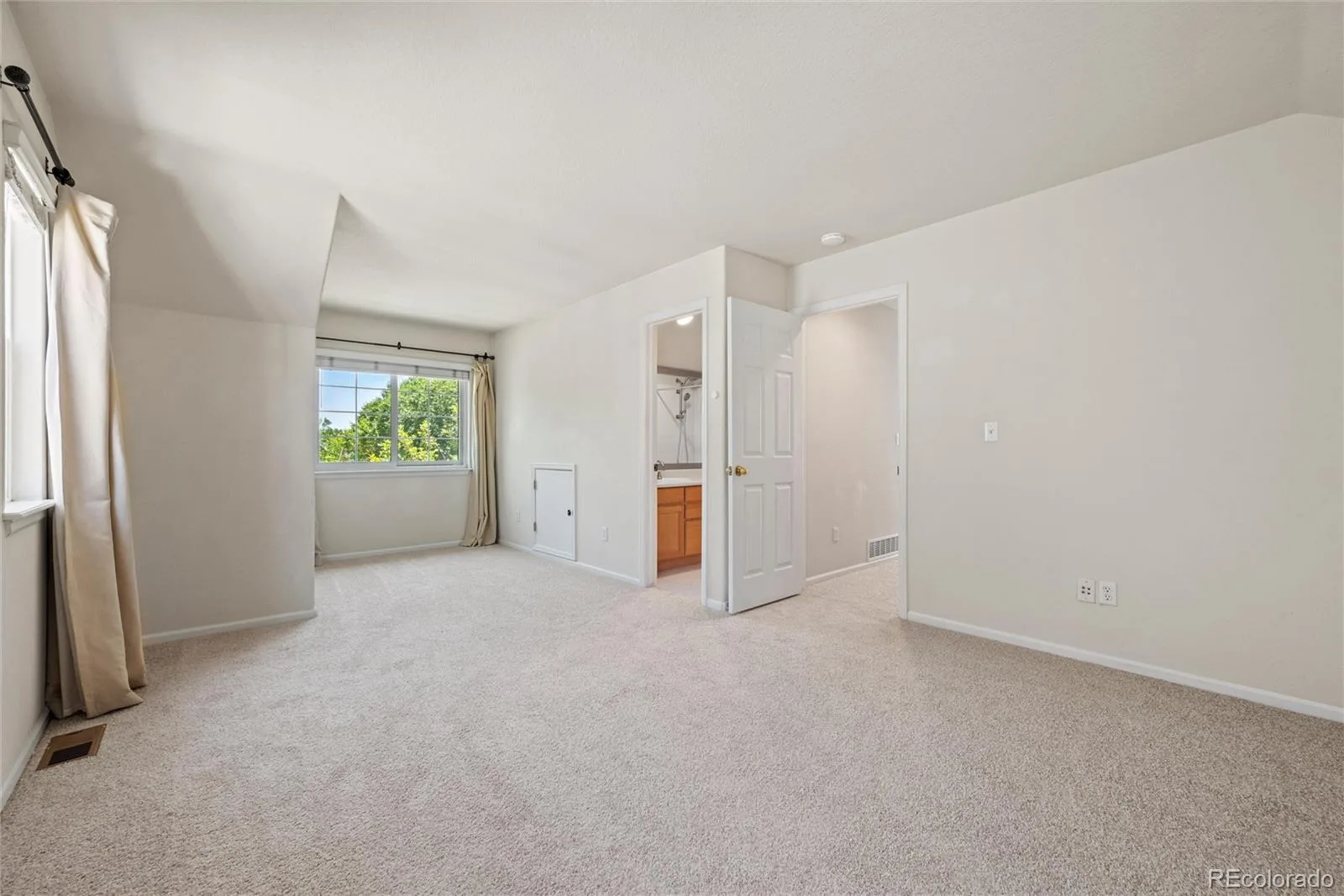 6373 Vrain Street Arvada CO 80003 | MLS #REC4277528 08182026195742 1600 25