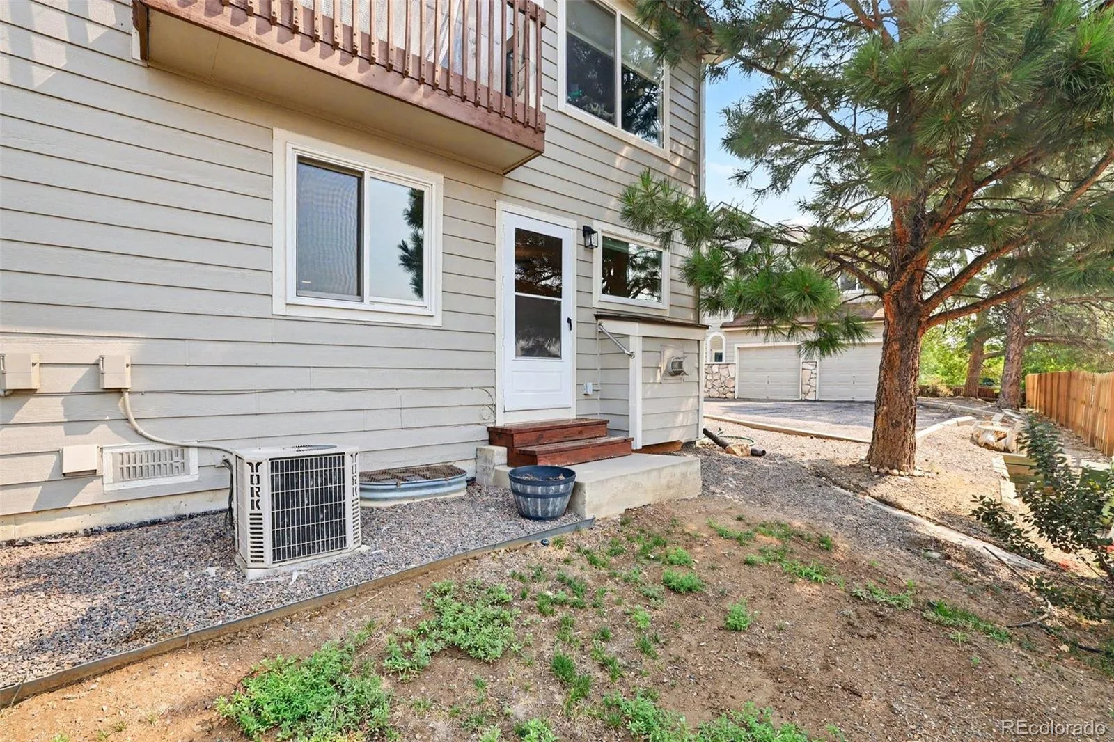 4286 S Eldridge Street #101 Morrison CO 80465 | MLS #REC4277926 08112026025312 1600 19