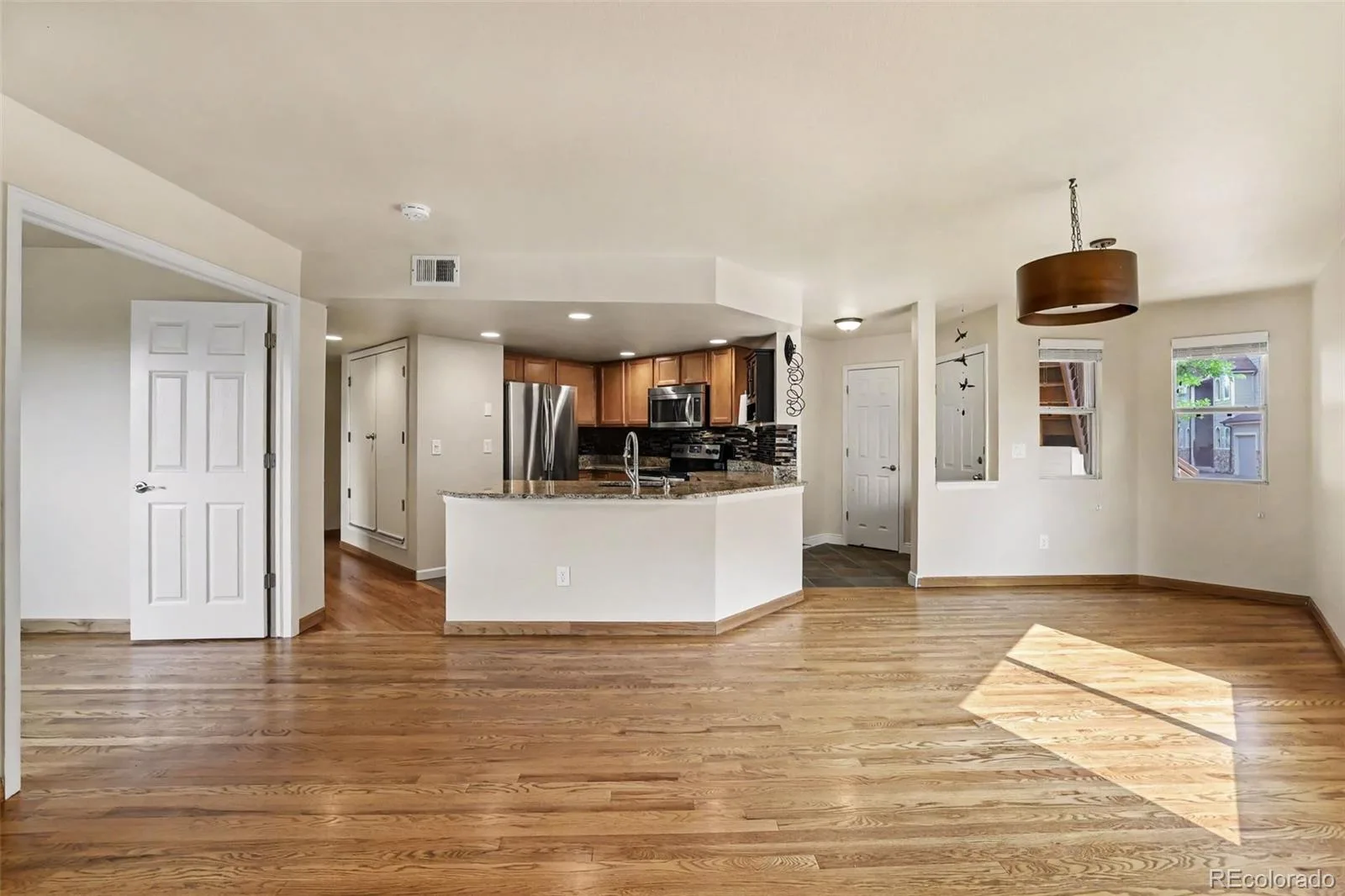 4286 S Eldridge Street #101 Morrison CO 80465 | MLS #REC4277926 08112026025312 1600 8