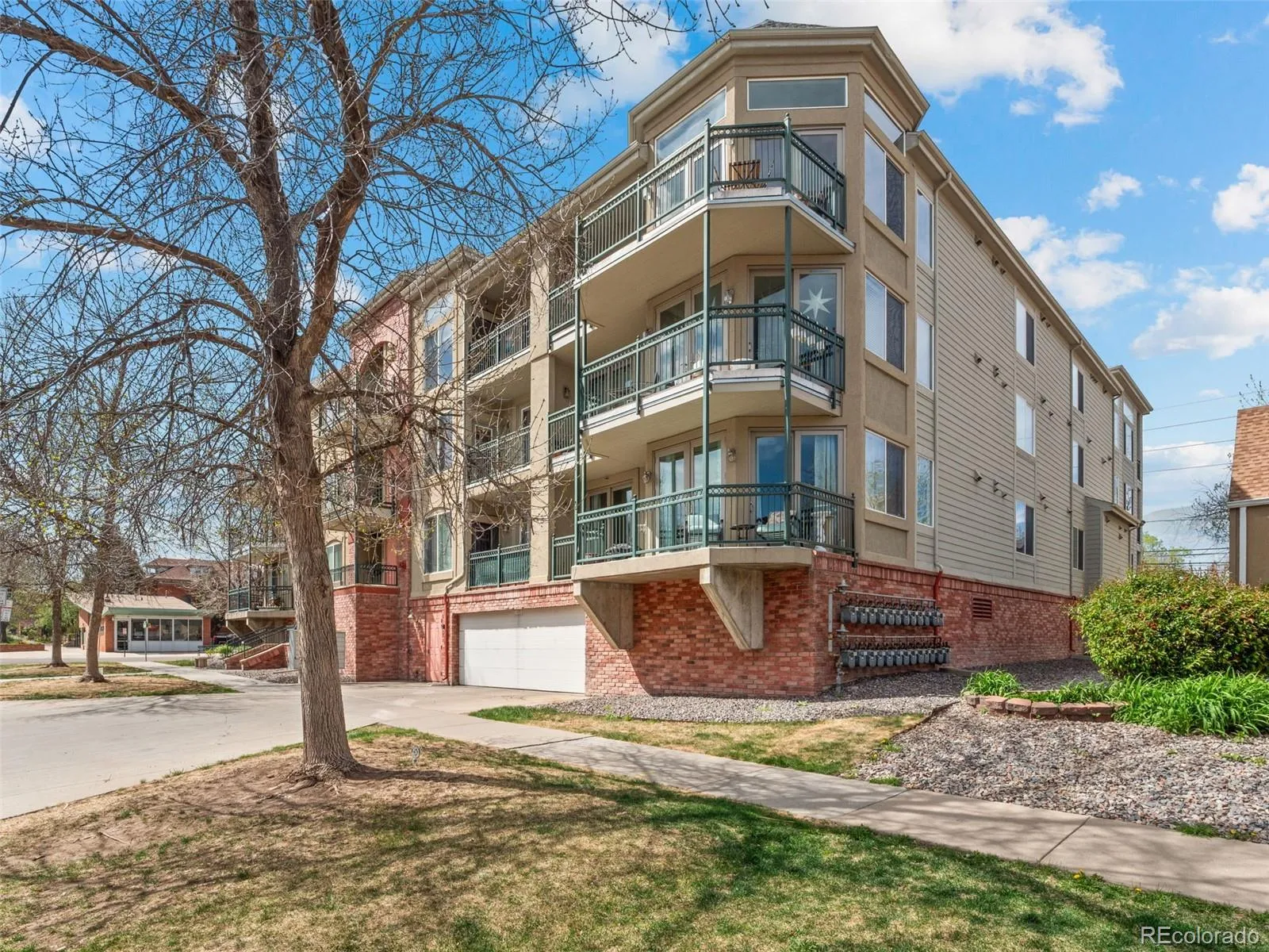 1705 Gaylord Street #104 Denver CO 80206 MLS #REC4283895 04092026190017 1600 25
