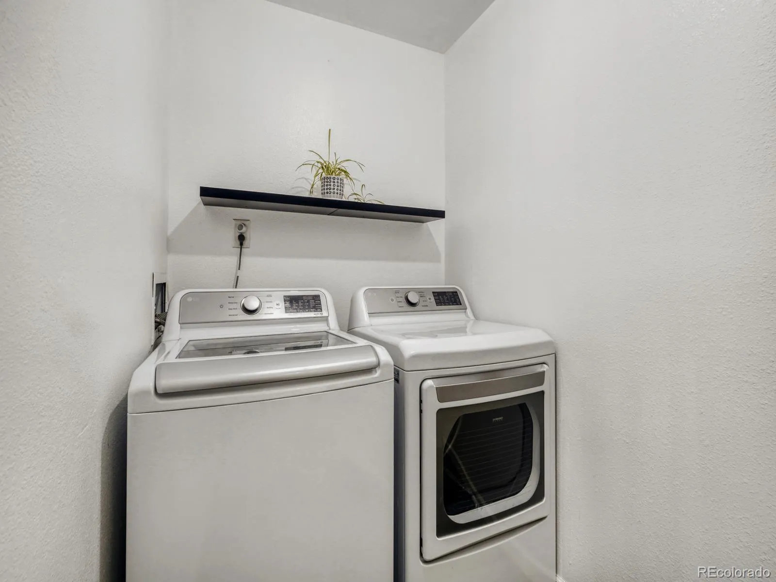 04092026143941 1600 21