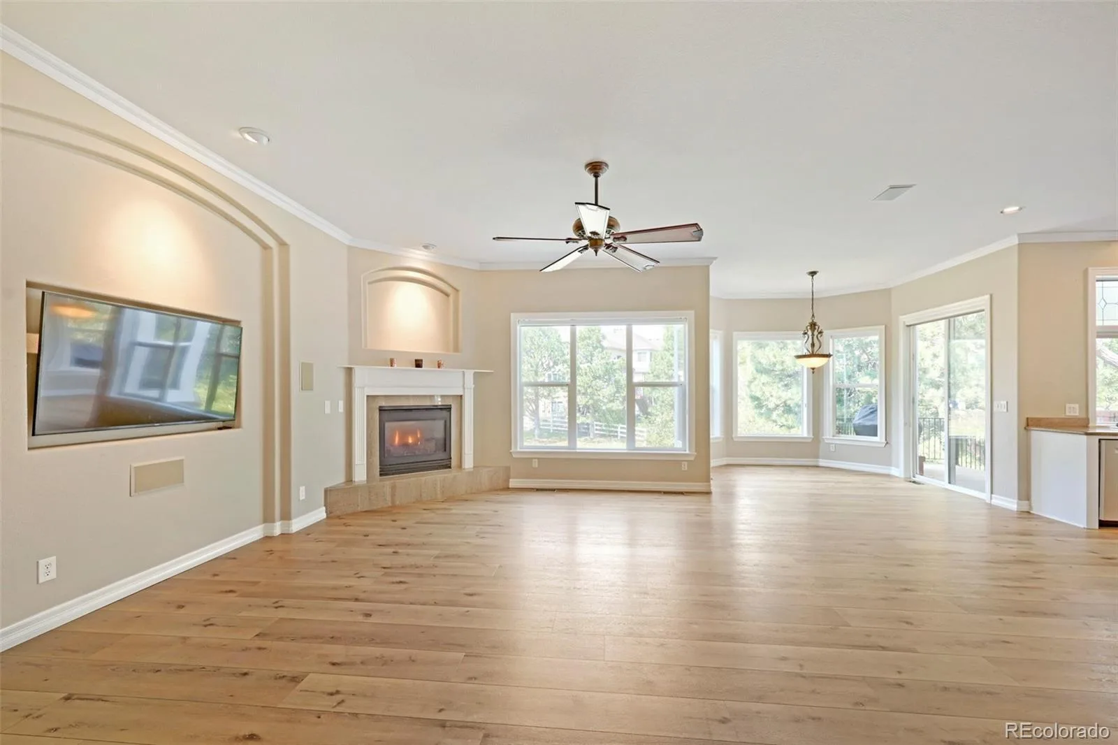 9969 Longview Drive Lone Tree CO 80124 | MLS #REC4288675 08142026155712 1600 9