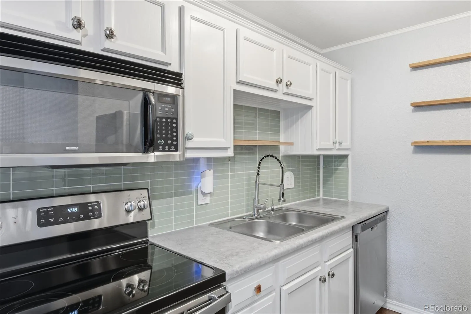 857 S Van Gordon Court #A204 Lakewood CO 80228 | MLS #REC4292532 08072026215740 1600 1