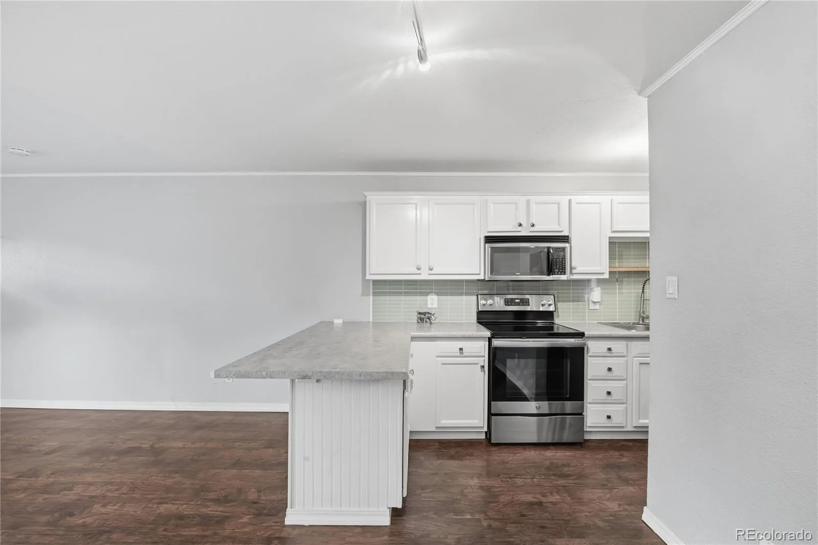 857 S Van Gordon Court #A204 Lakewood CO 80228 | MLS #REC4292532 08072026215740 1600 8
