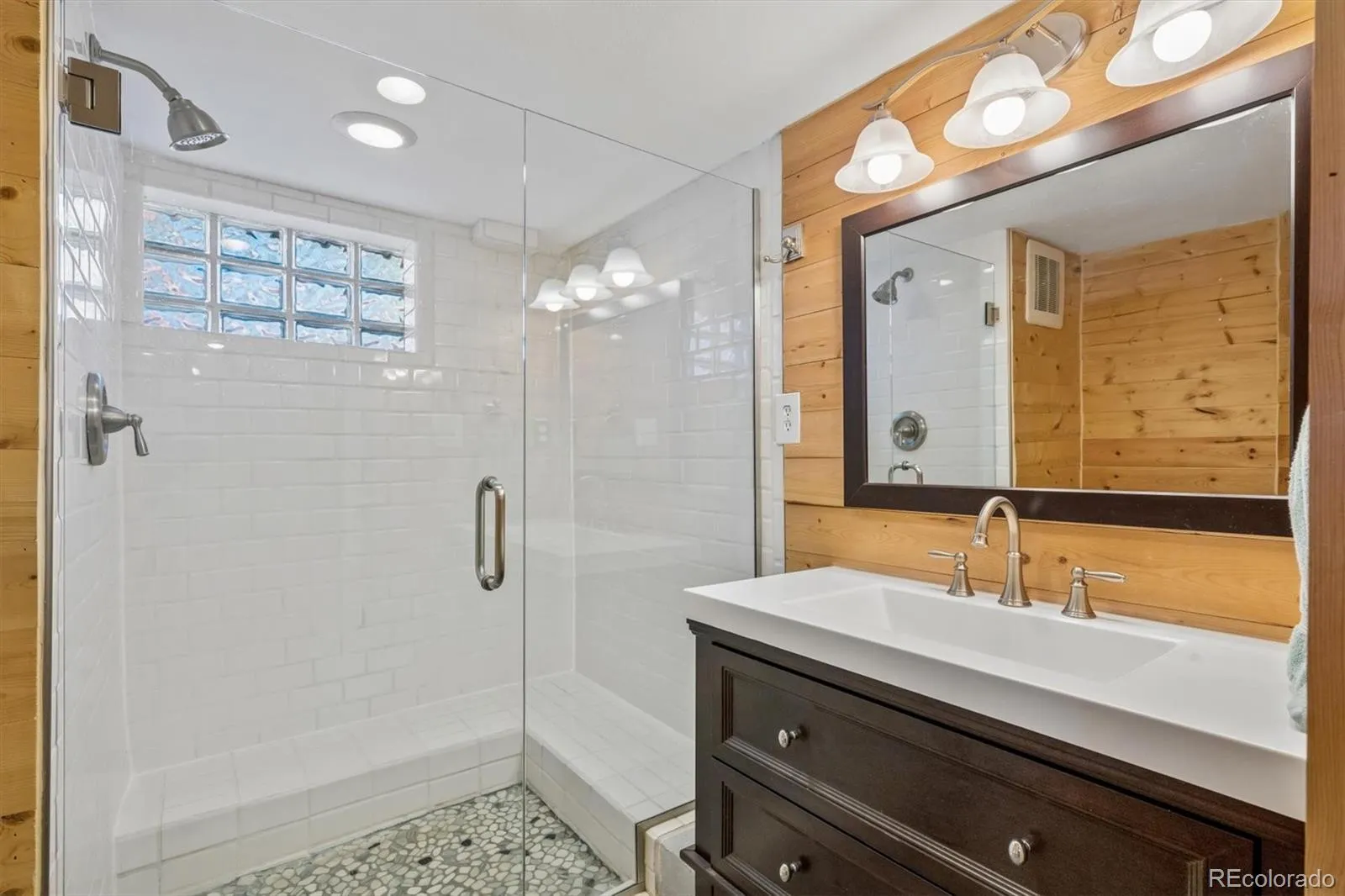 04162026234030 1600 18