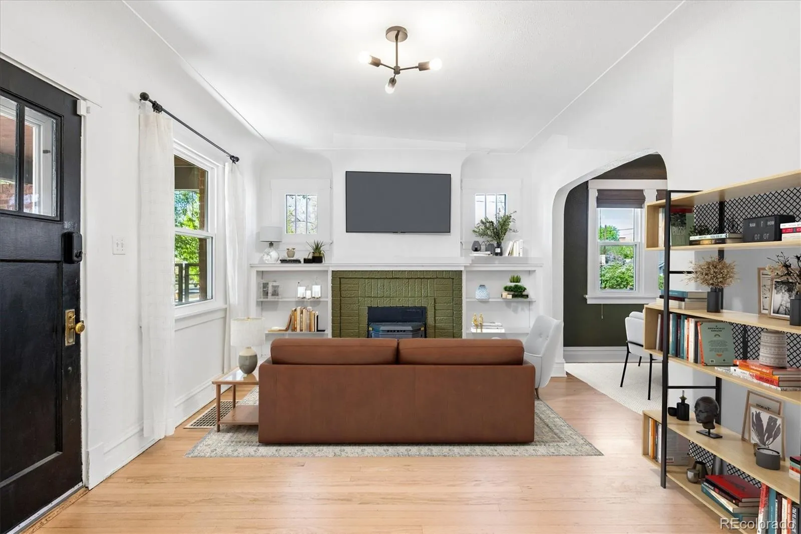 04162026234030 1600 3