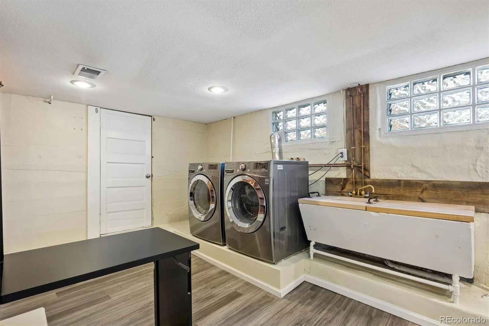 2290 Holly Street Denver CO 80207 MLS #REC4294040 07062026170029 1600 19