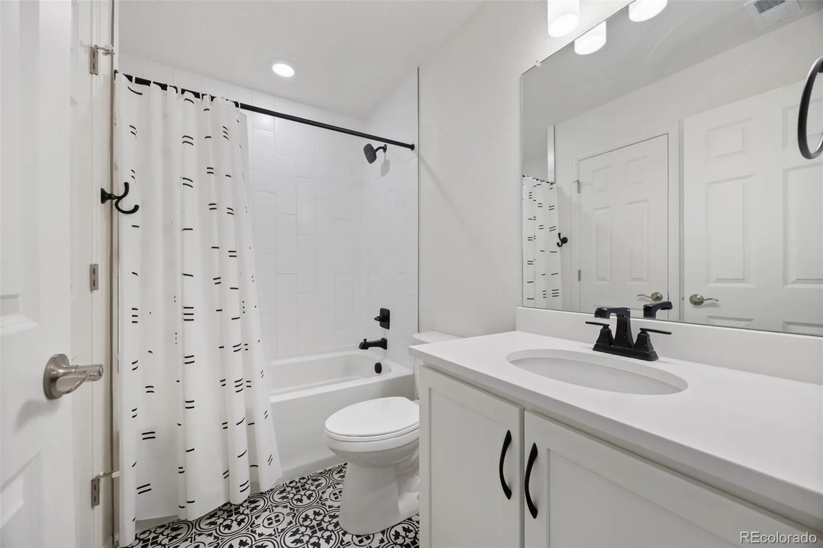 5037 N Quemoy Street Aurora CO 80019 | MLS #REC4295957 07012026210055 1600 26