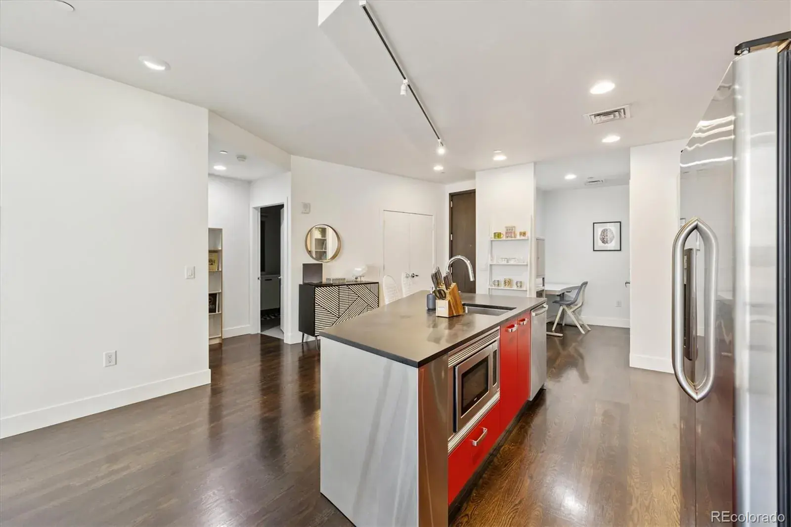 01082026004735 1600 11