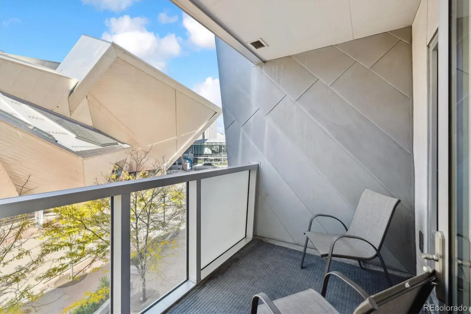 01082026004735 1600 22