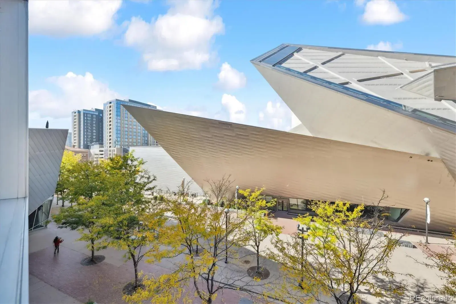 01082026004735 1600 32