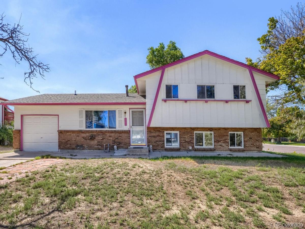 419 S Lima Circle Aurora CO 80012 | MLS #REC4302796 MLS #REC4302796 image #0