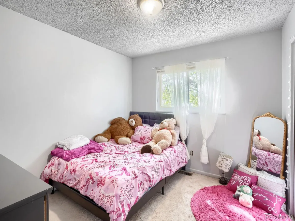 419 S Lima Circle Aurora CO 80012 | MLS #REC4302796 09202026002558 1200 14