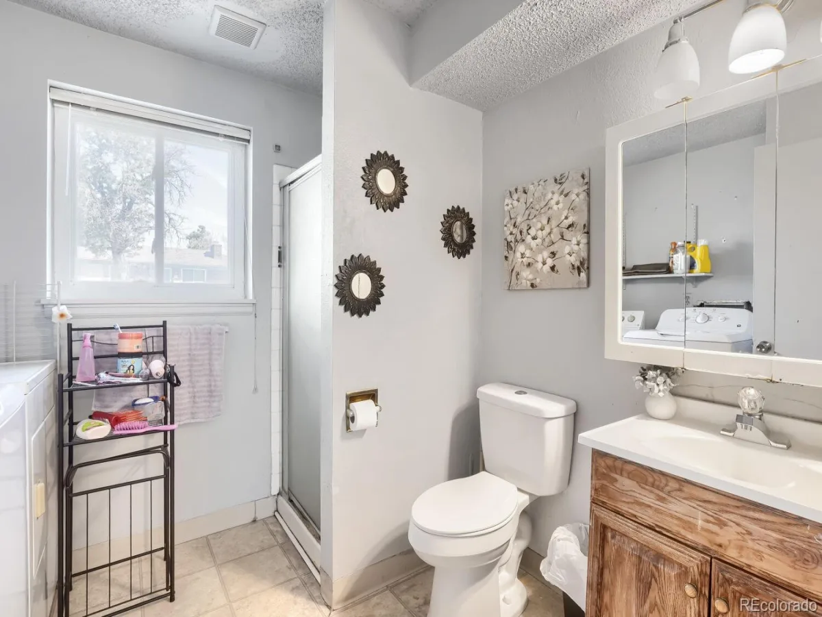 419 S Lima Circle Aurora CO 80012 | MLS #REC4302796 09202026002558 1200 16