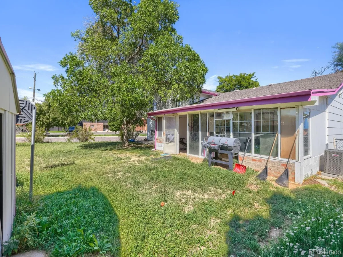 419 S Lima Circle Aurora CO 80012 | MLS #REC4302796 09202026002558 1200 17