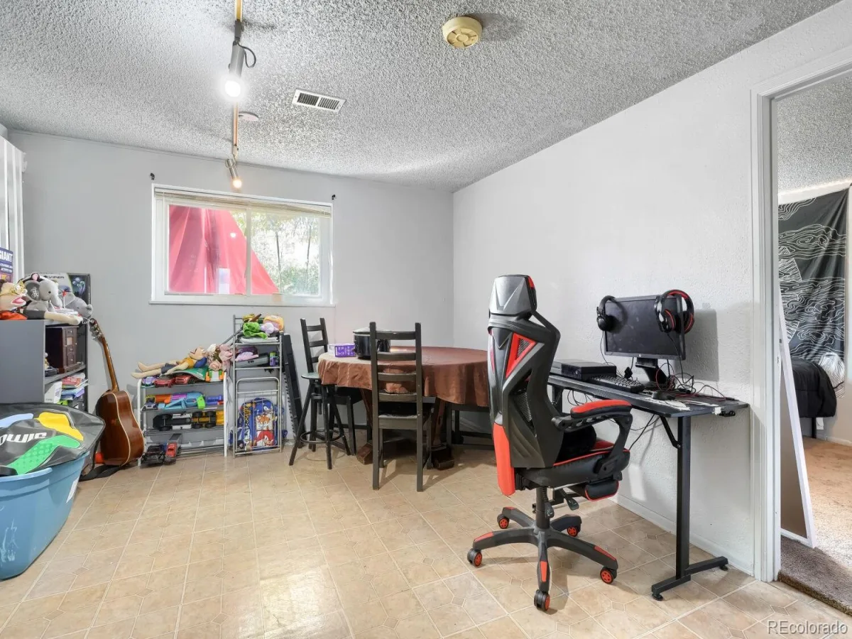419 S Lima Circle Aurora CO 80012 | MLS #REC4302796 09202026002558 1200 6