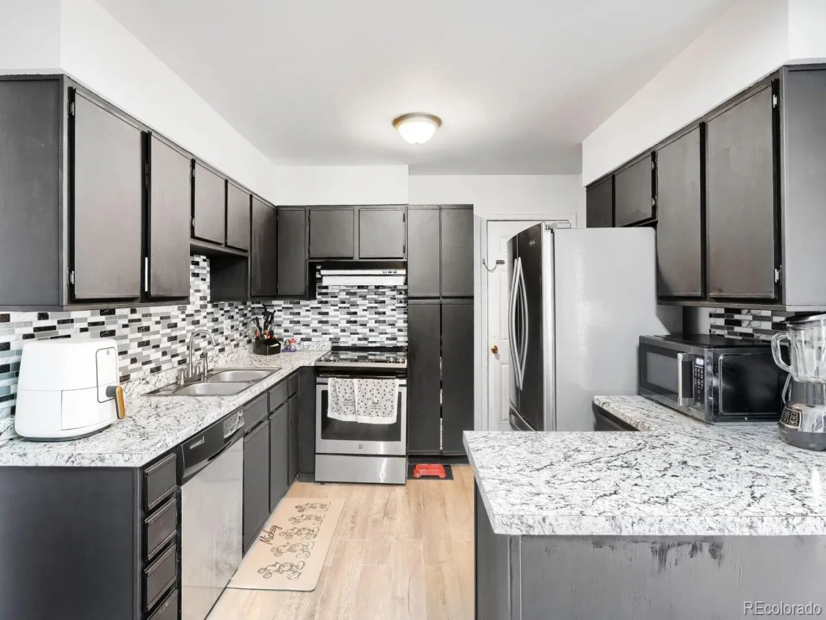 419 S Lima Circle Aurora CO 80012 | MLS #REC4302796 09202026002558 1200 7