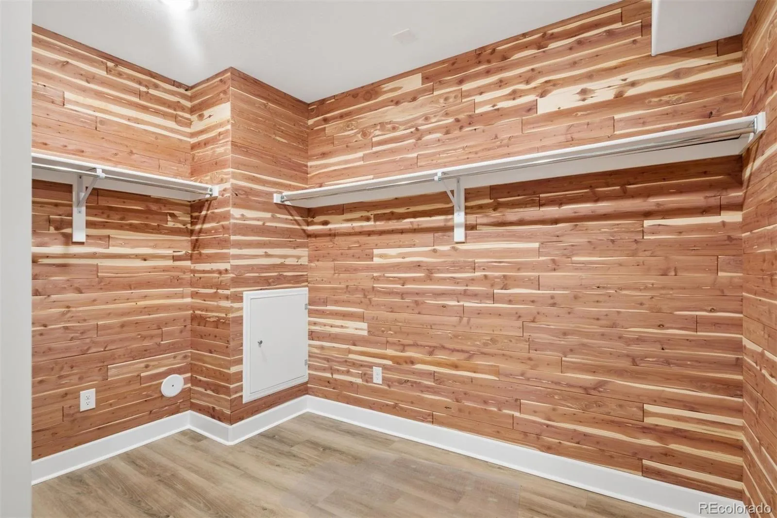 22916 E Bailey Circle Aurora CO 80016 MLS #REC4304946 05152026211259 1600 37